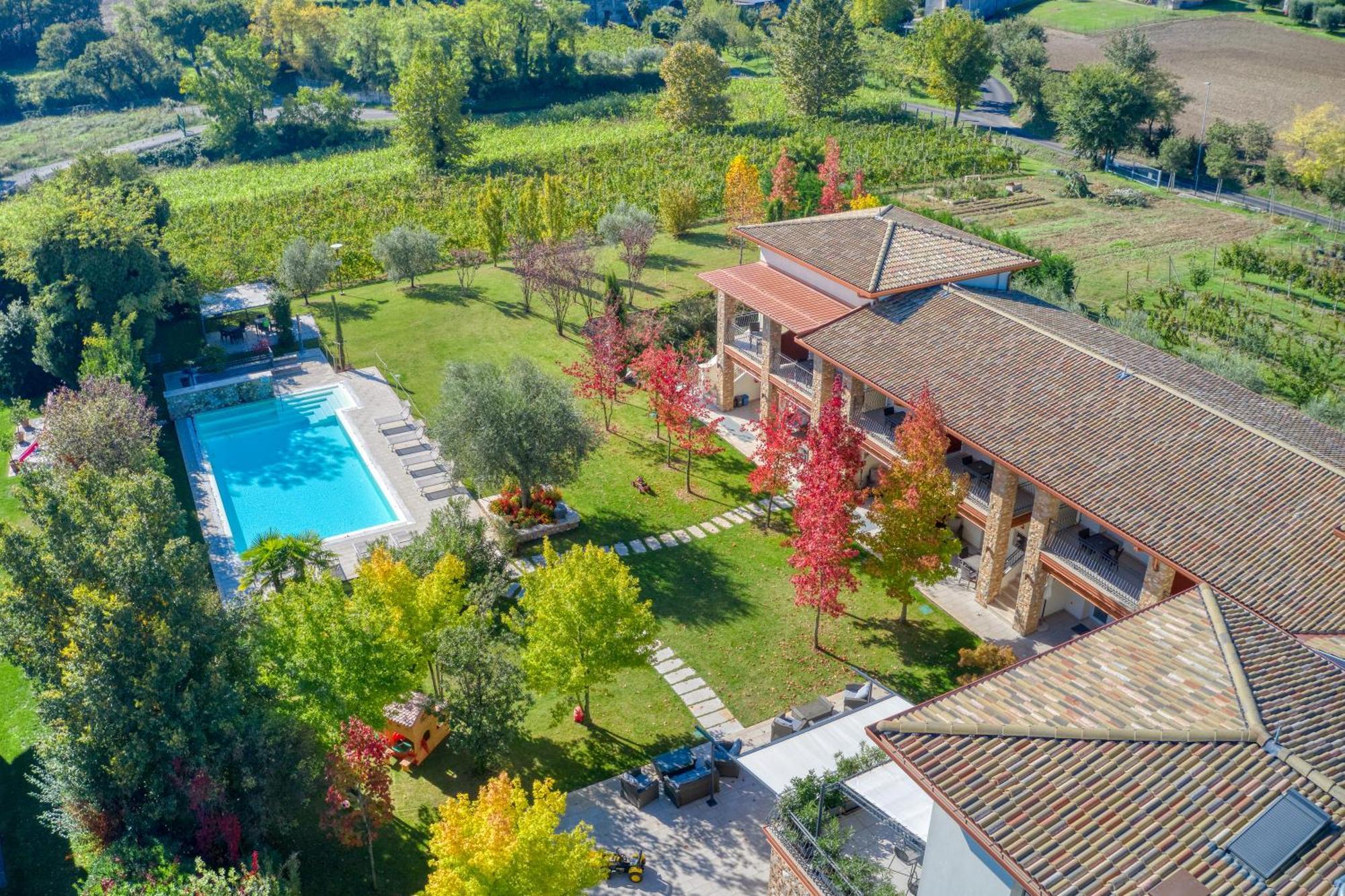 Agriturismo Corte Aurea Desenzano del Garda Ngoại thất bức ảnh
