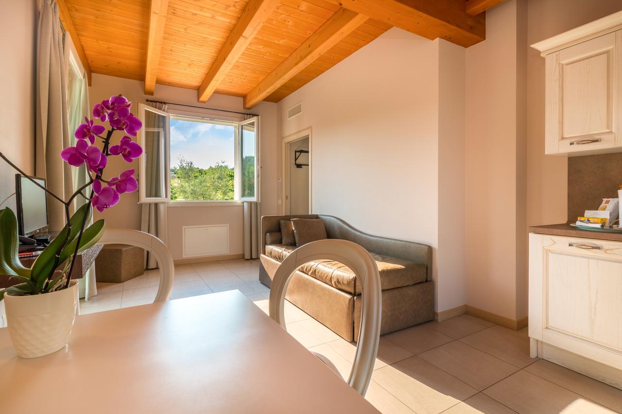 Agriturismo Corte Aurea Desenzano del Garda Ngoại thất bức ảnh