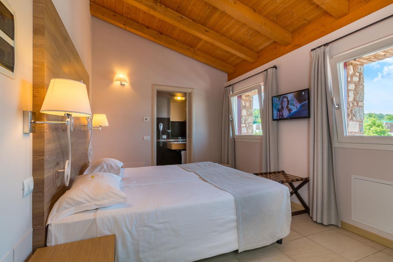 Agriturismo Corte Aurea Desenzano del Garda Ngoại thất bức ảnh